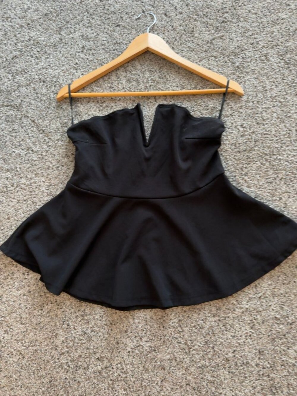 Black V-Wire Peplum Strapless Cami Top Size Medium